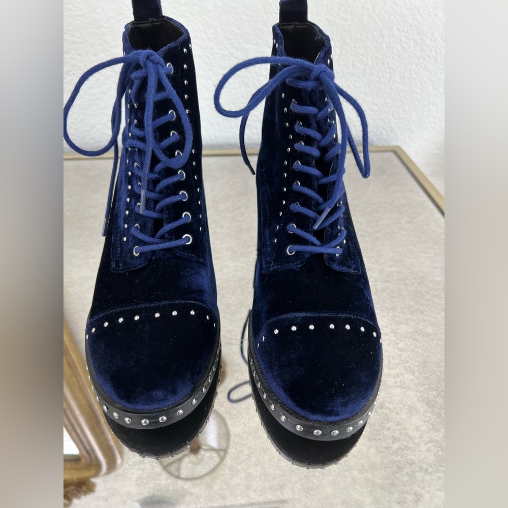 Marc Fisher velvet navy boots size 6-1/2